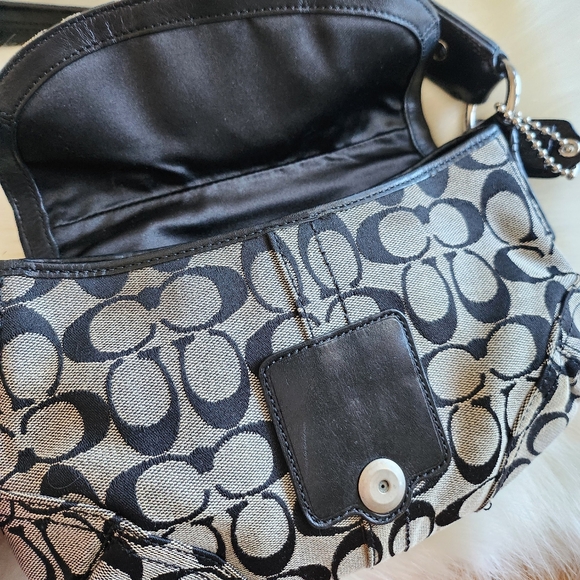 Coach Y2K Vintage Signature Soho Bag - Picture 9 of 14